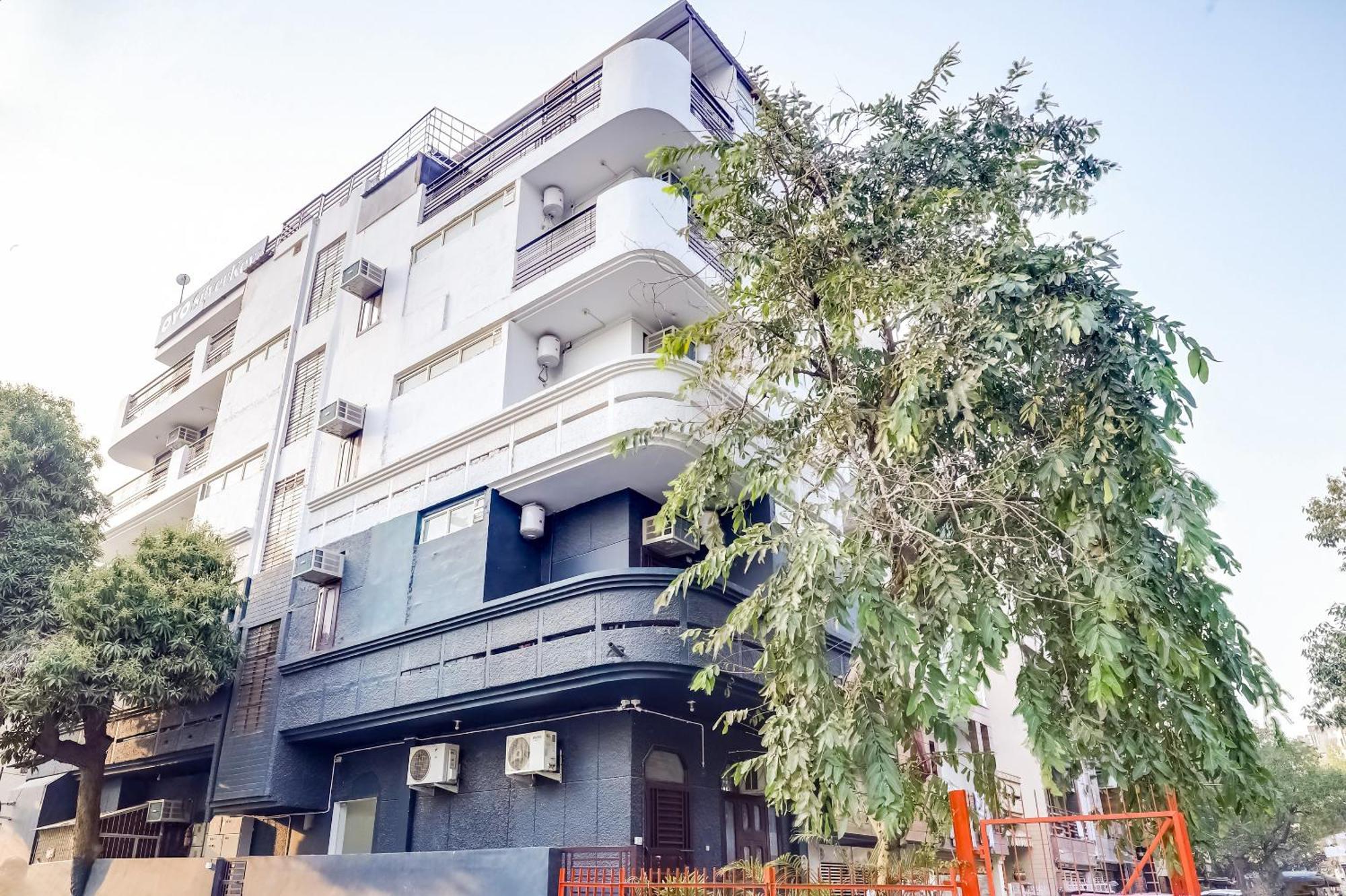 Collection O 71756 Hotel Silver Arrow Near Pacific Mall Tagore Garden Delhi Kültér fotó